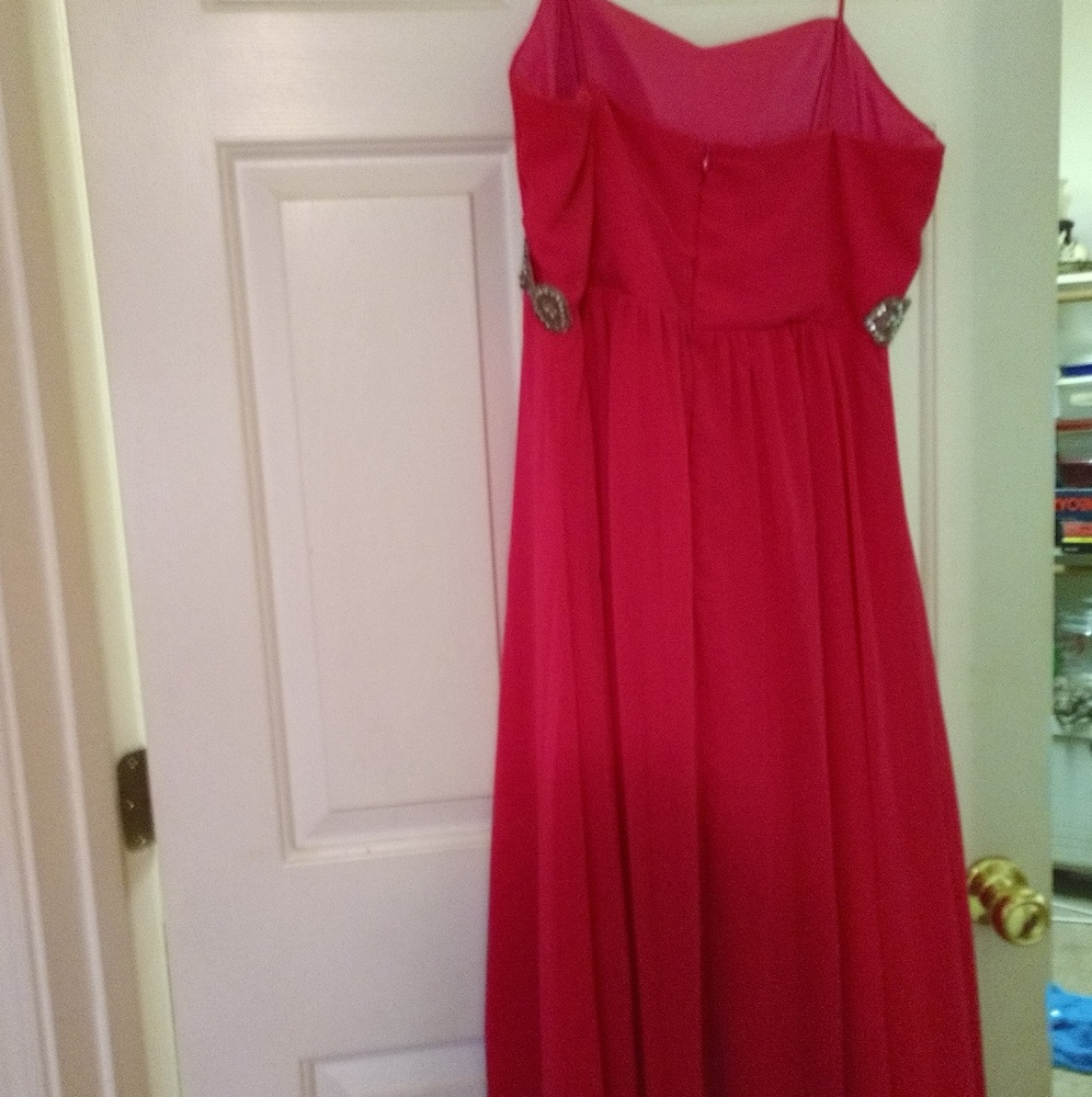 Formal Dress. - Picture 4 of 4